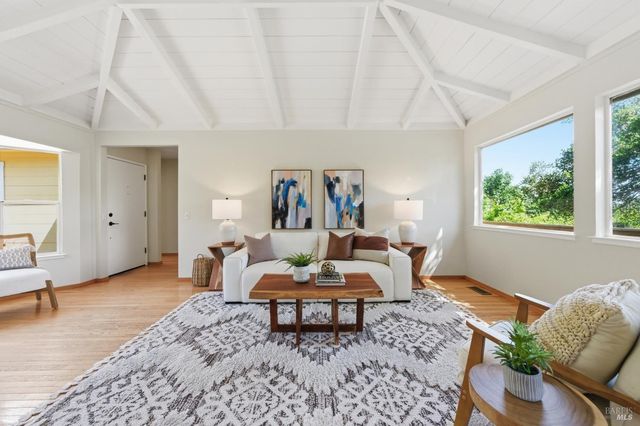 178 Reservoir Rd, San Rafael, CA 94901