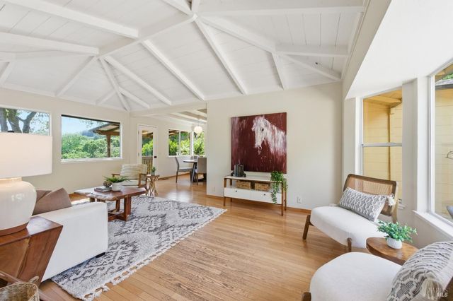 178 Reservoir Rd, San Rafael, CA 94901