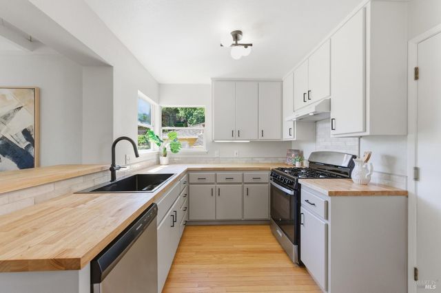 178 Reservoir Rd, San Rafael, CA 94901