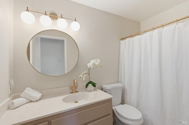 178 Reservoir Rd, San Rafael, CA 94901