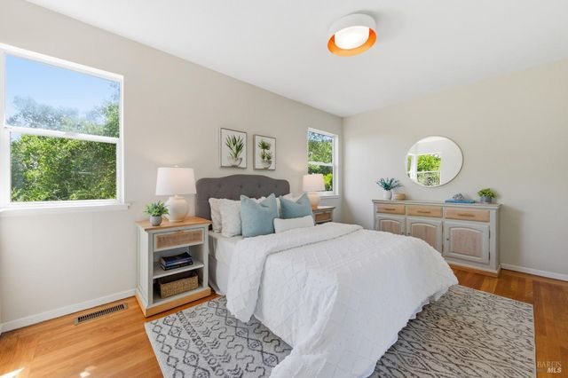 178 Reservoir Rd, San Rafael, CA 94901