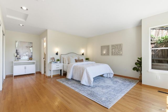 178 Reservoir Rd, San Rafael, CA 94901