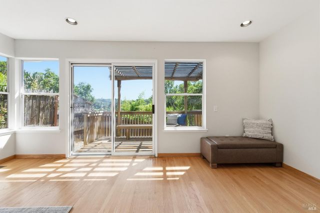 178 Reservoir Rd, San Rafael, CA 94901