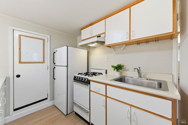 178 Reservoir Rd, San Rafael, CA 94901