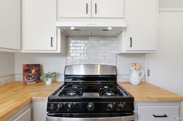 178 Reservoir Rd, San Rafael, CA 94901