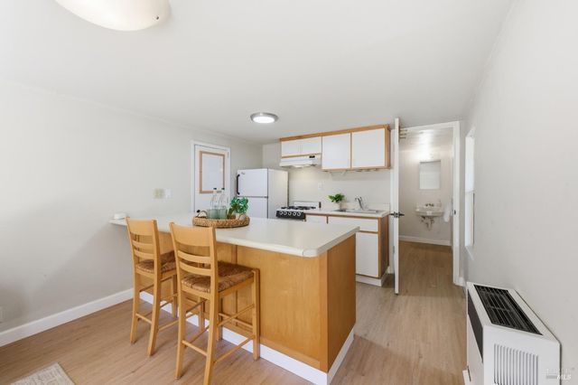 178 Reservoir Rd, San Rafael, CA 94901