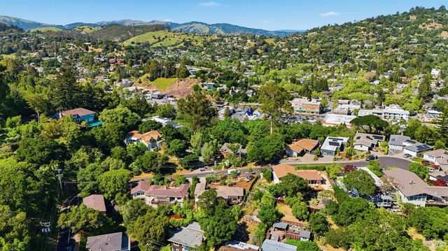178 Reservoir Rd, San Rafael, CA 94901