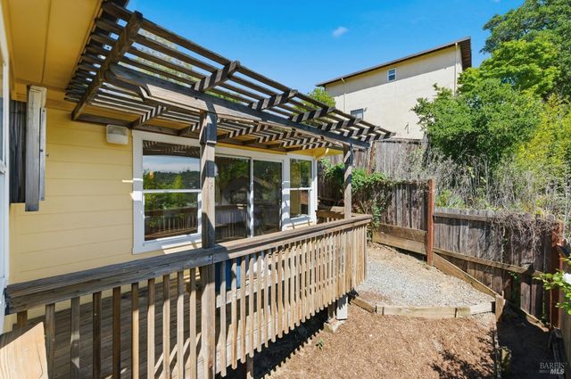 178 Reservoir Rd, San Rafael, CA 94901