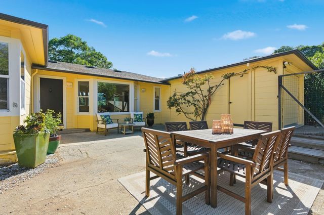 178 Reservoir Rd, San Rafael, CA 94901