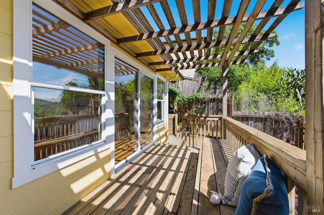 178 Reservoir Rd, San Rafael, CA 94901