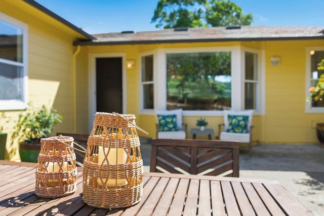 178 Reservoir Rd, San Rafael, CA 94901