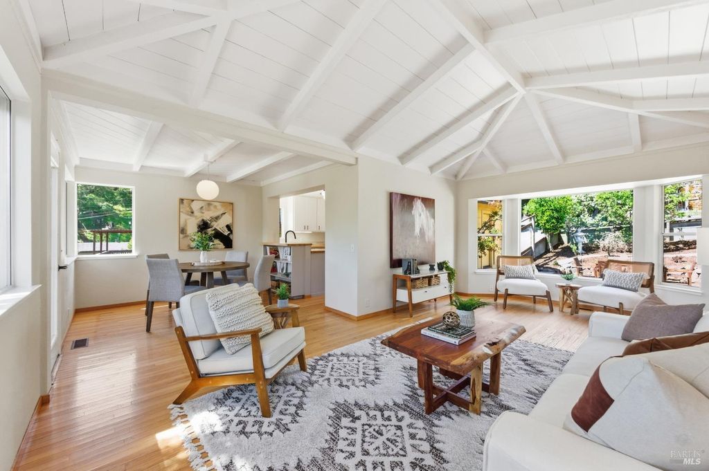 178 Reservoir Rd, San Rafael, CA 94901