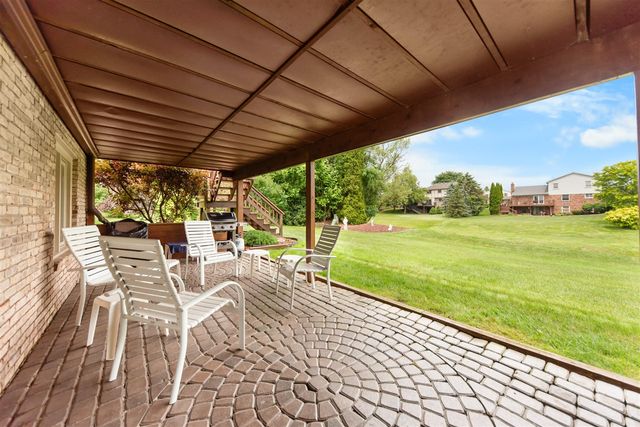 37120 Turnburry Drive, Livonia, MI 48152