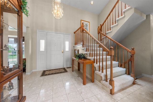 37120 Turnburry Drive, Livonia, MI 48152