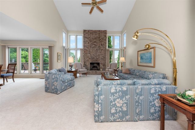 37120 Turnburry Drive, Livonia, MI 48152