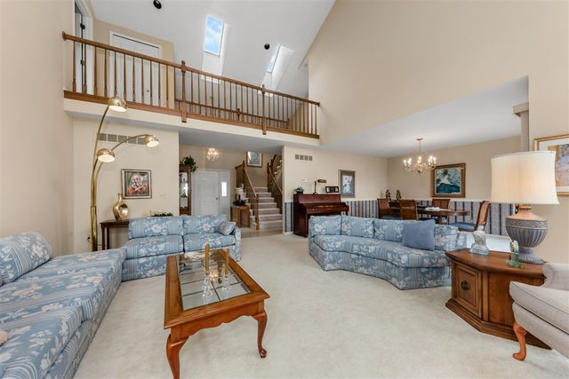 37120 Turnburry Drive, Livonia, MI 48152