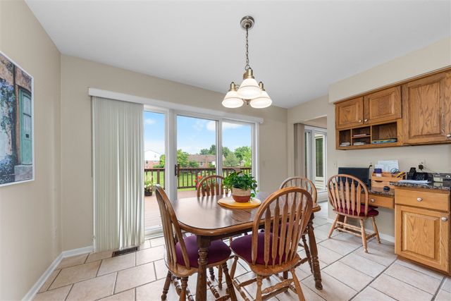 37120 Turnburry Drive, Livonia, MI 48152