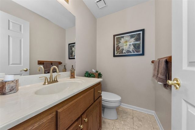 37120 Turnburry Drive, Livonia, MI 48152