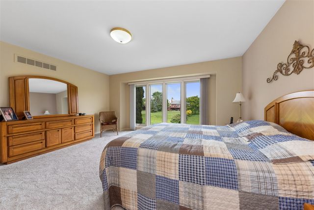 37120 Turnburry Drive, Livonia, MI 48152
