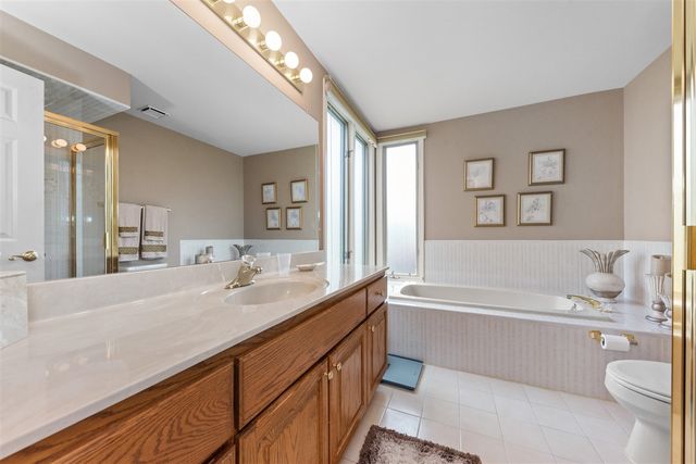 37120 Turnburry Drive, Livonia, MI 48152