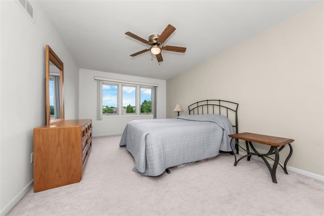 37120 Turnburry Drive, Livonia, MI 48152