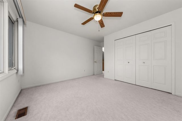 37120 Turnburry Drive, Livonia, MI 48152