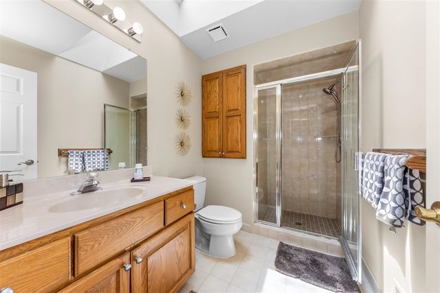 37120 Turnburry Drive, Livonia, MI 48152