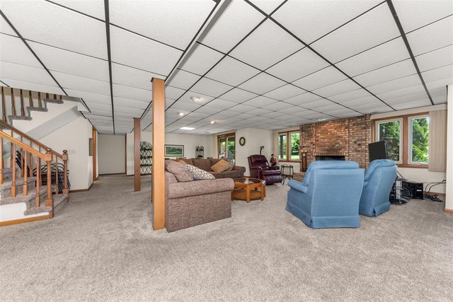 37120 Turnburry Drive, Livonia, MI 48152