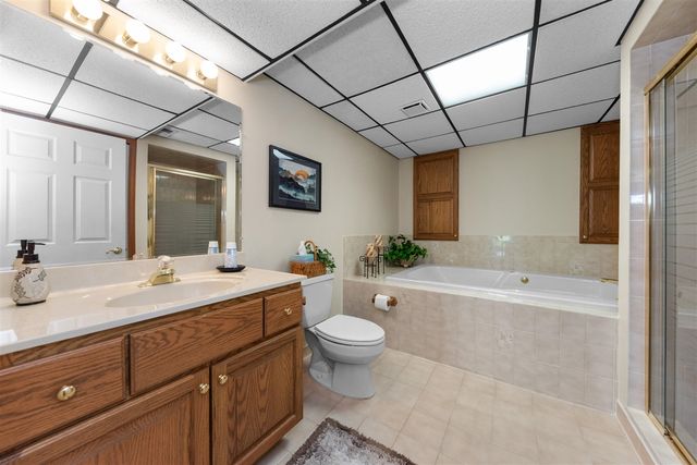 37120 Turnburry Drive, Livonia, MI 48152