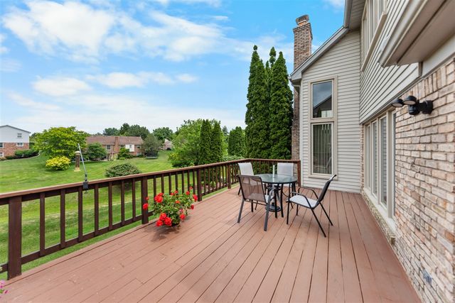 37120 Turnburry Drive, Livonia, MI 48152