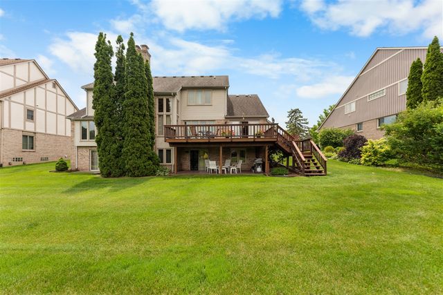37120 Turnburry Drive, Livonia, MI 48152