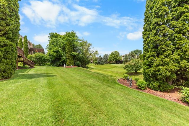 37120 Turnburry Drive, Livonia, MI 48152