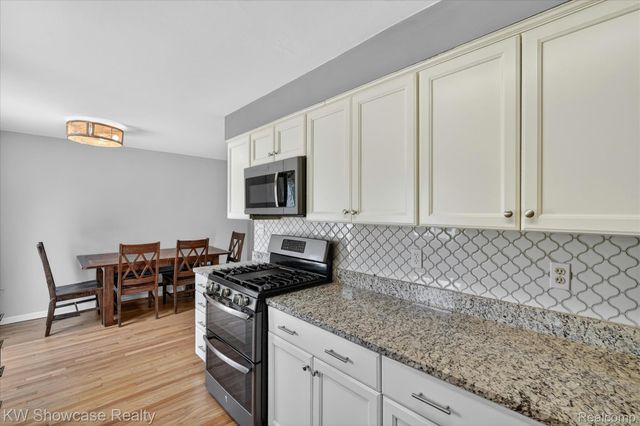 173 Pickford Street, Novi, MI 48377