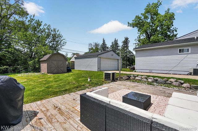173 Pickford Street, Novi, MI 48377