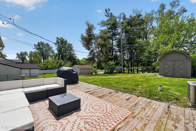 173 Pickford Street, Novi, MI 48377