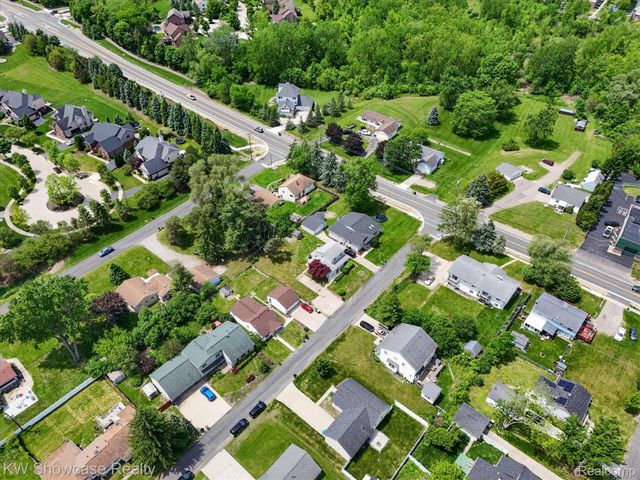 173 Pickford Street, Novi, MI 48377