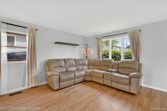 173 Pickford Street, Novi, MI 48377