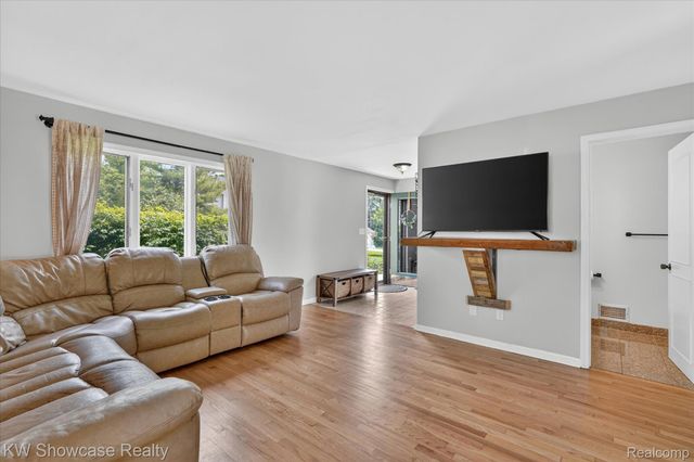 173 Pickford Street, Novi, MI 48377