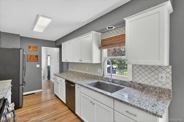 173 Pickford Street, Novi, MI 48377