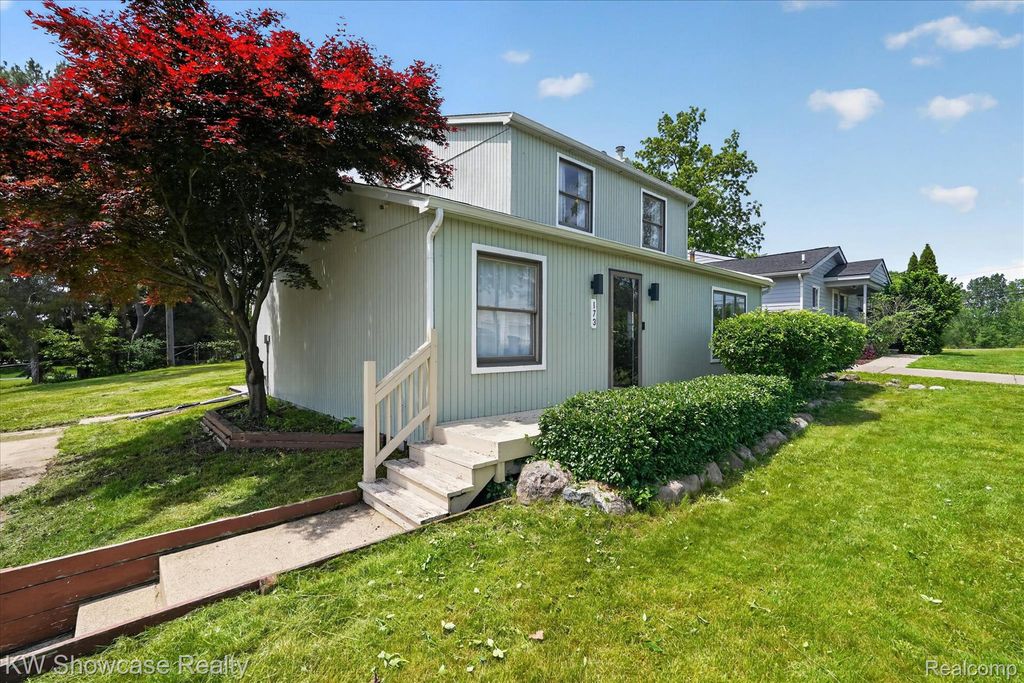 173 Pickford Street, Novi, MI 48377