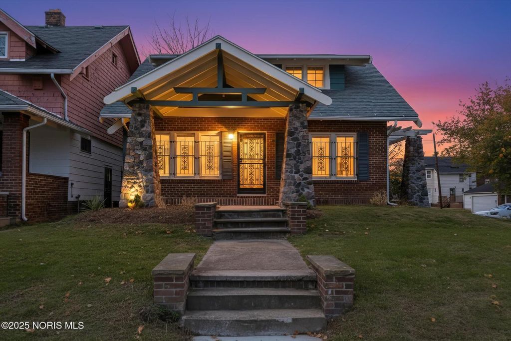 2053 Calumet Avenue, Toledo, OH 43607