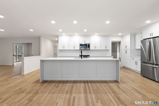 7 Canterbury Lane, Monroe, CT 06468