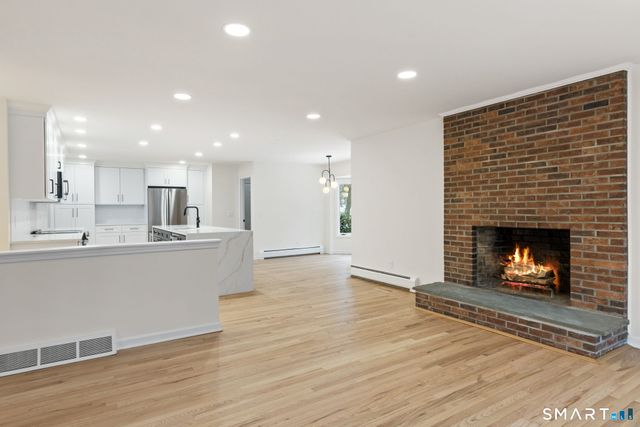 7 Canterbury Lane, Monroe, CT 06468