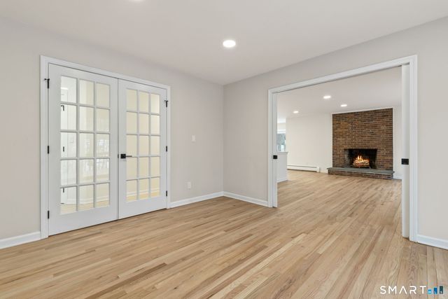 7 Canterbury Lane, Monroe, CT 06468