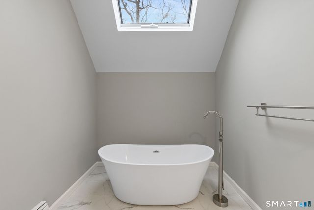 7 Canterbury Lane, Monroe, CT 06468