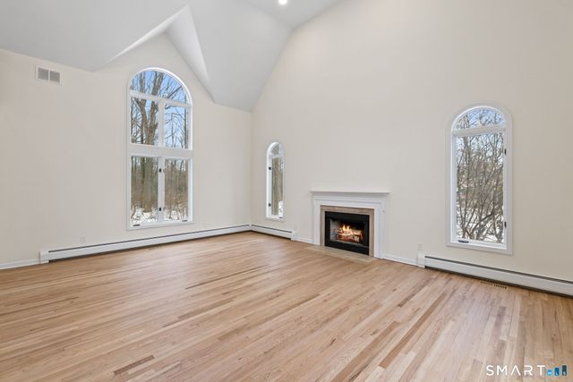 7 Canterbury Lane, Monroe, CT 06468