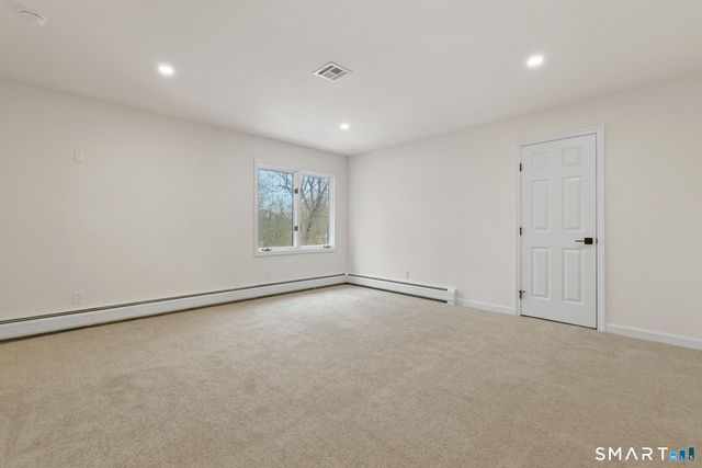 7 Canterbury Lane, Monroe, CT 06468