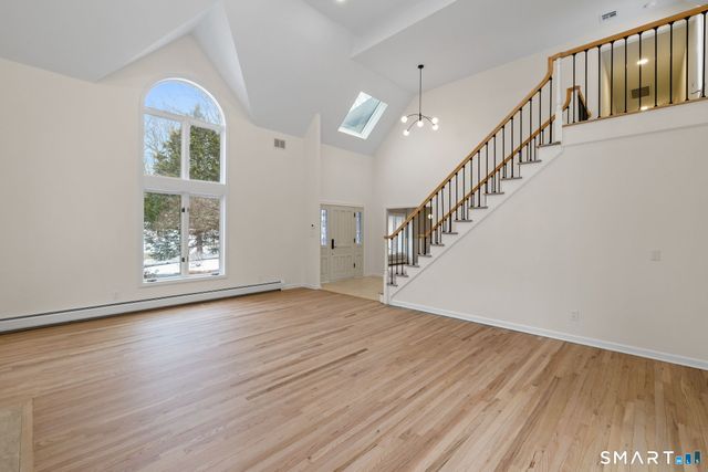 7 Canterbury Lane, Monroe, CT 06468