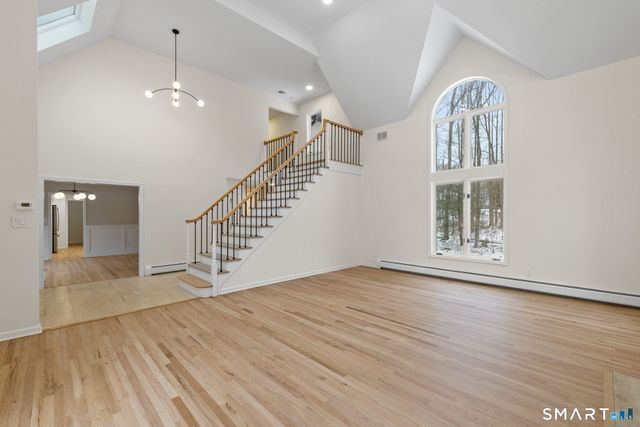 7 Canterbury Lane, Monroe, CT 06468