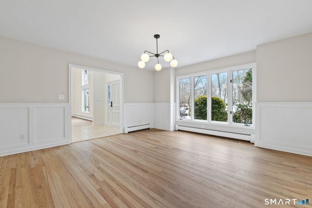 7 Canterbury Lane, Monroe, CT 06468